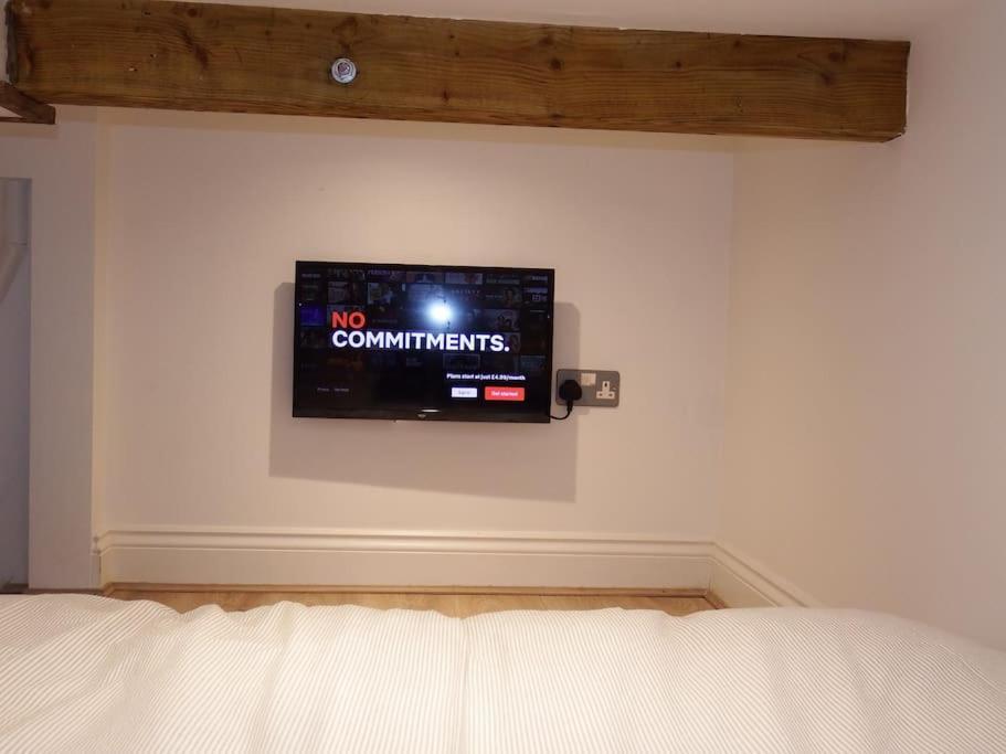 Newly Renovated Stunning Warehouse Apartment Борнмът Екстериор снимка