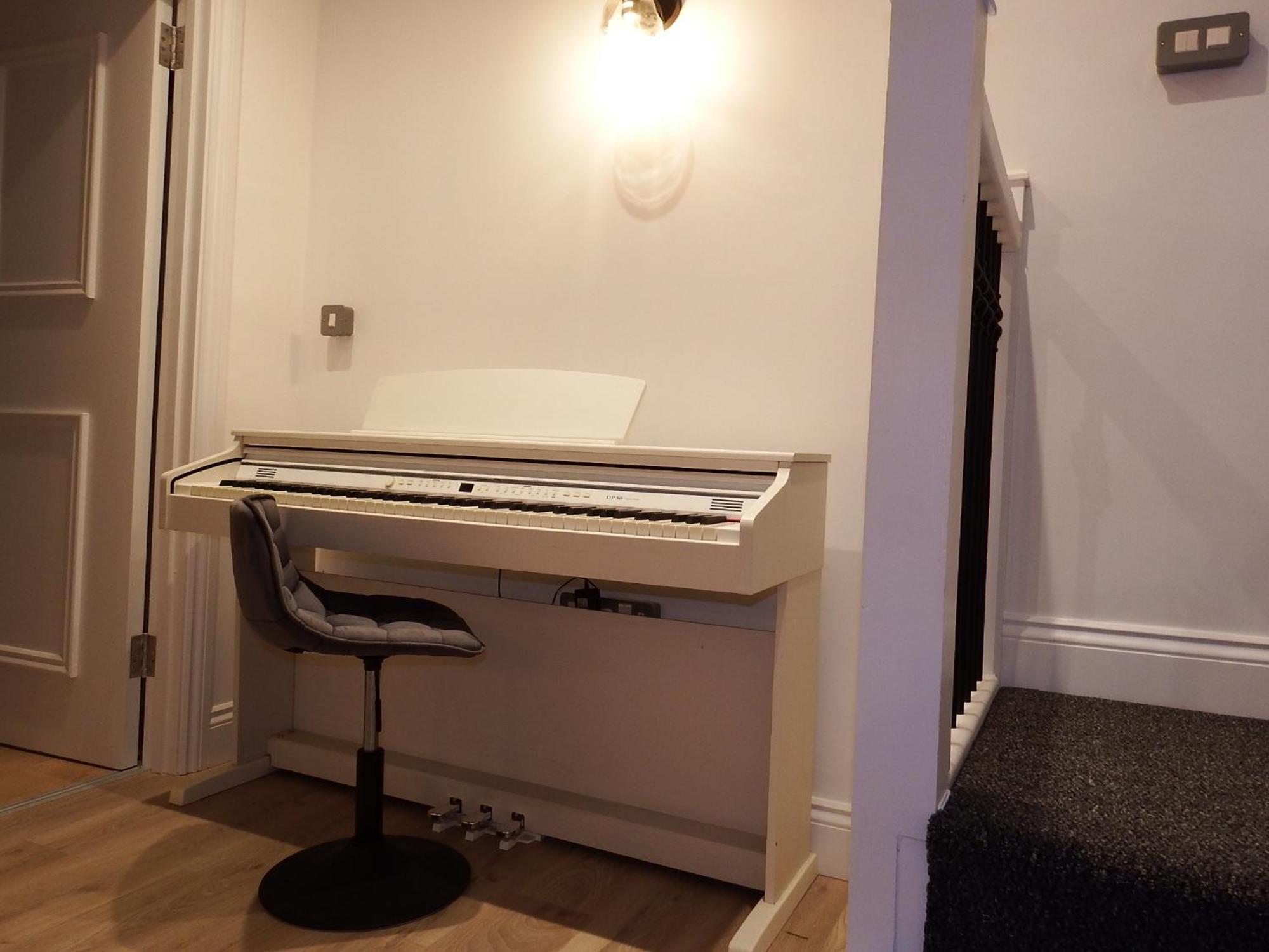 Newly Renovated Stunning Warehouse Apartment Борнмът Екстериор снимка